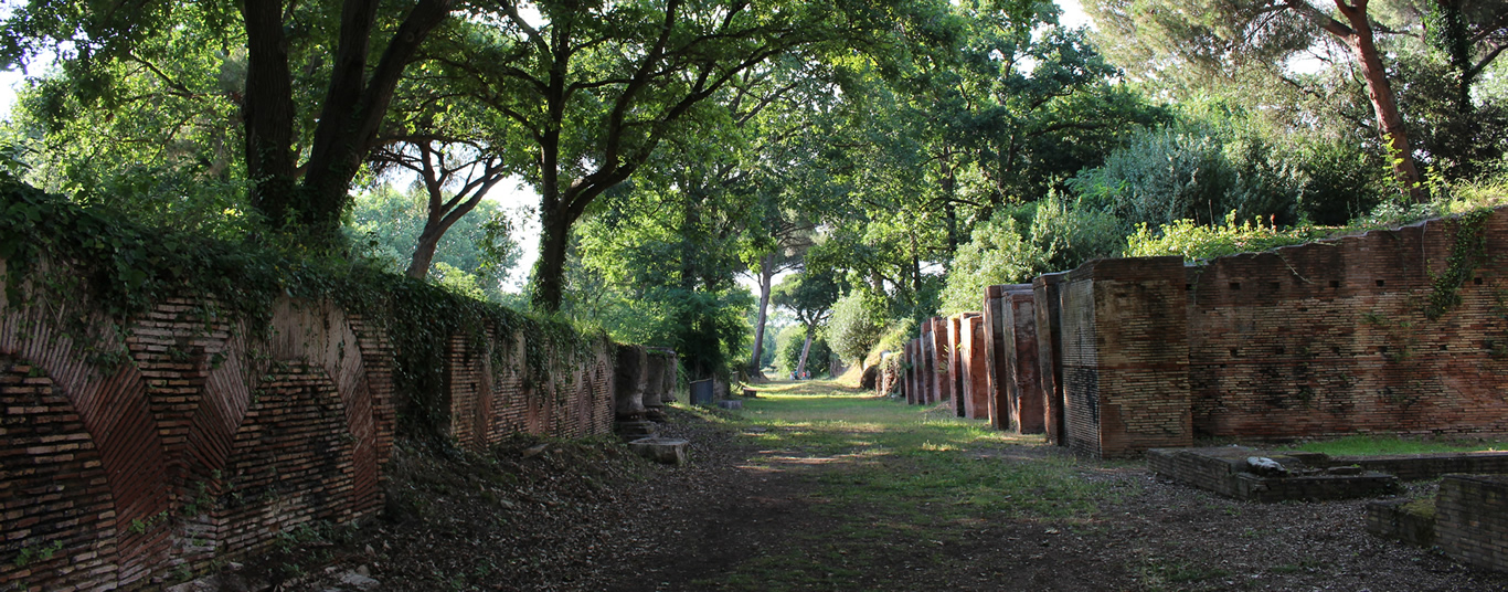 Ore 10:00 - Visita il parco archeologico di Claudio e Traiano